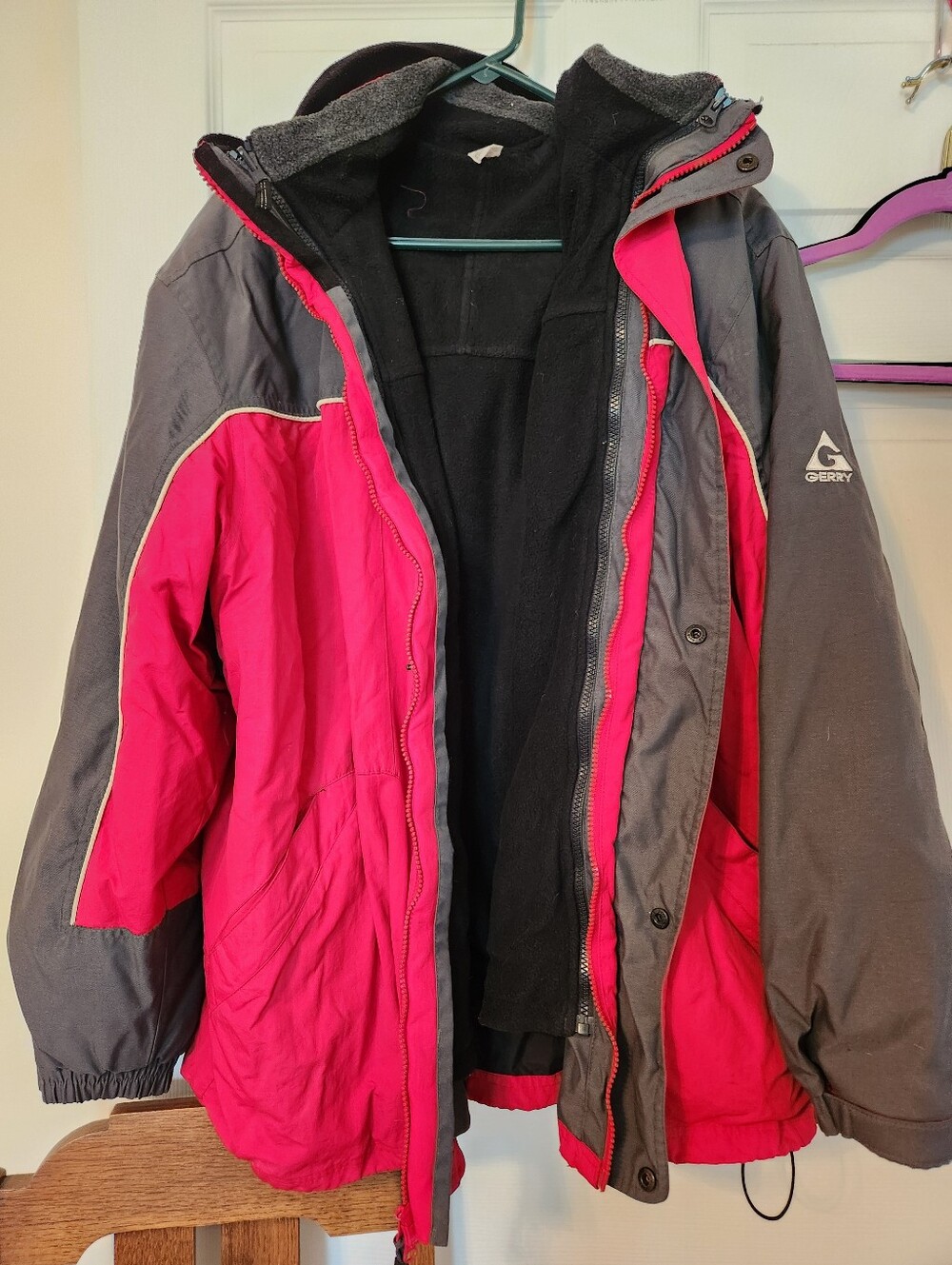 Gerry Weber Mes's Two-Tone red and Gray Waterproof Jacket, sz L